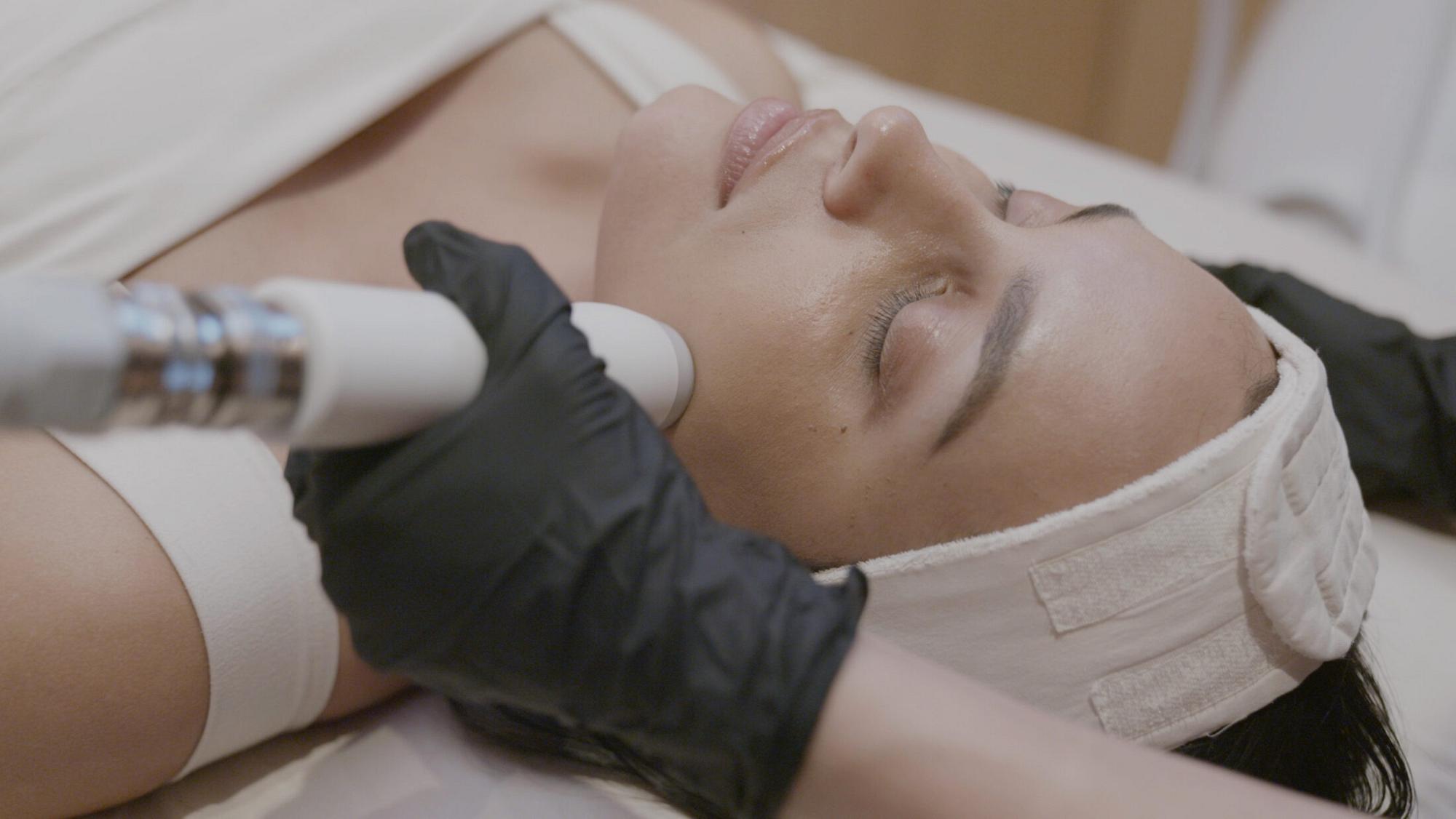 Guest receiving a T-Shape 2 facial at iCRYO Clemson